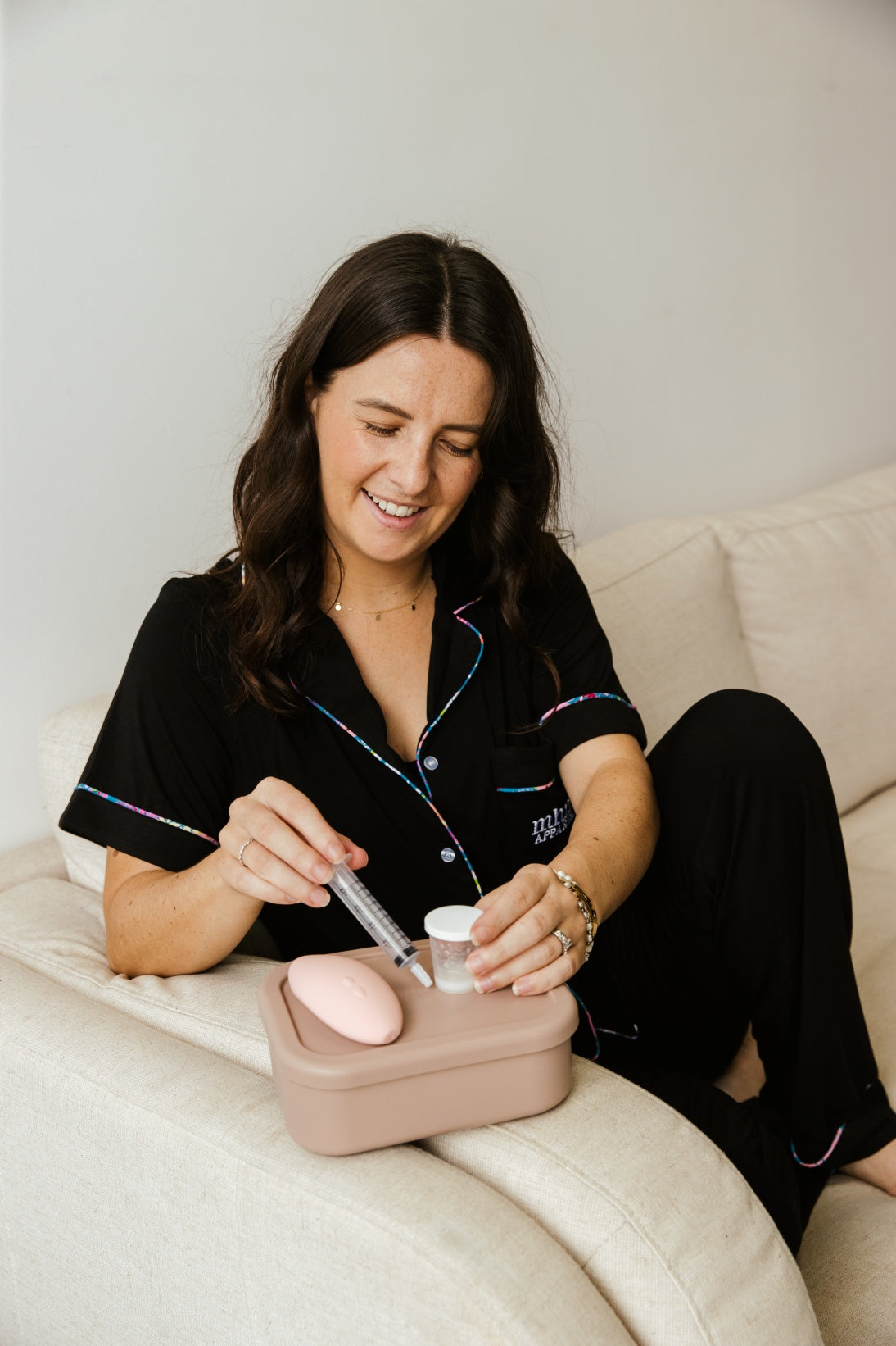 Antenatal Colostrum Collecting & Expressing Kit | Convenient Breastfeeding Prep Kit | MHM Silicone Container